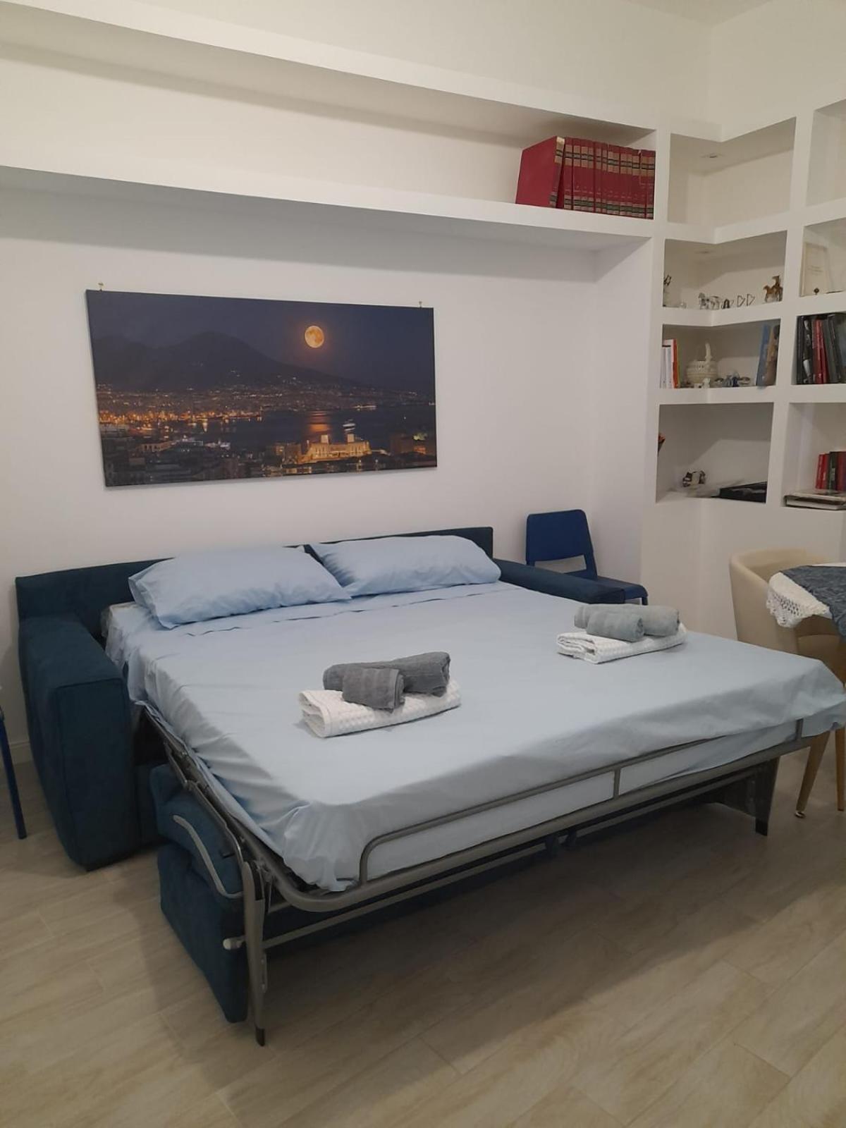 那不勒斯Pastel Blue House X 5 People In Corso Above Metro Montesanto公寓 外观 照片